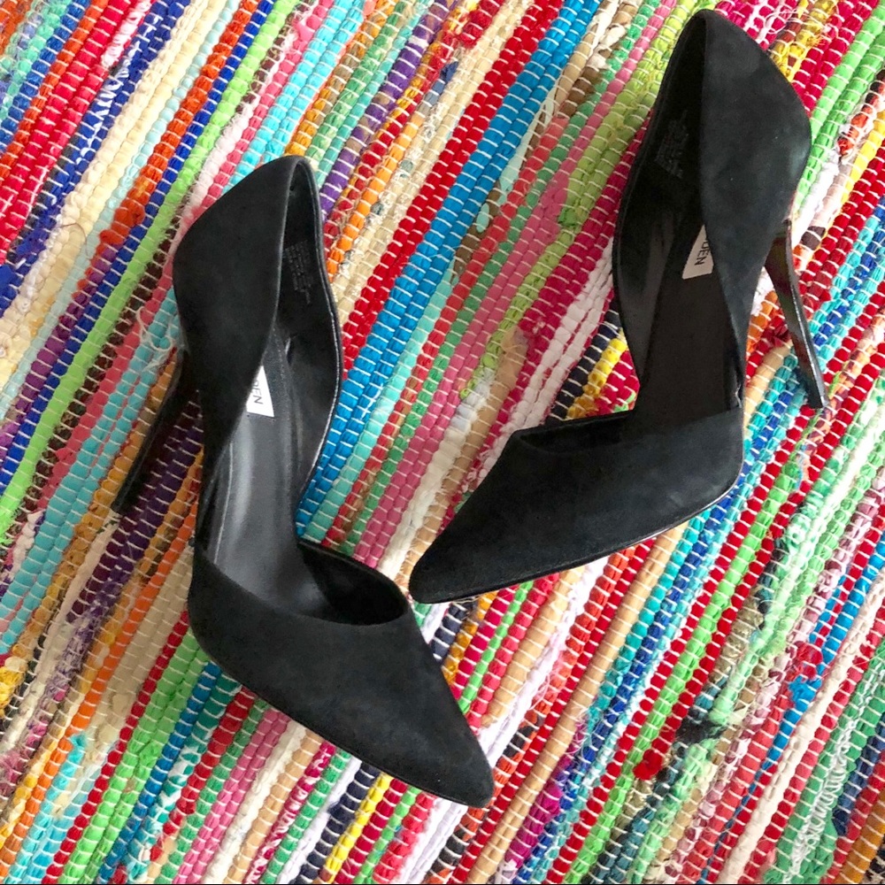 Steve Madden Varcityy Suede Pump